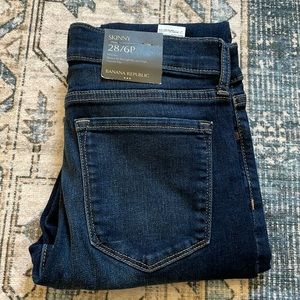 NEW! Banana Republic Dark Wash skinny jeans! 👖